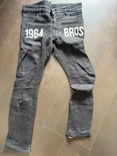DSQUARED2 ホワイトデニムパンツ グラフィックプリント - メルカリ