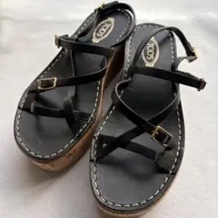 【超美品】TOD'S ブラック レザー プラットフォーム サンダルのサムネイル