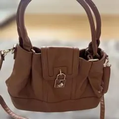 ブラウン ハンドバッグ フラップ付き