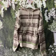 ベージュ ニット