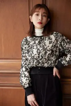 田中みな実　CLANE フラワー刺繍カーディガンのサムネイル