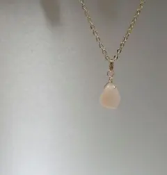 1077  女性らしさアップ✨  ピーチムーンストーンネックレス