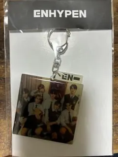 ENHYPEN グループキーホルダー BORDER:儚い