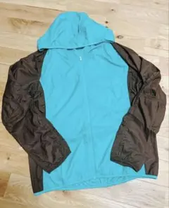 【ユニクロ】ウインドブレーカー　フード付き　ジャンパー　ブルー　ブラウン