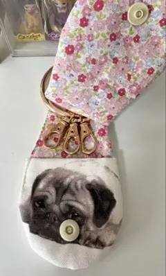 ハンドメイド　パグ　キーホルダー