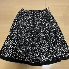 INDIVI 黒系柄　スカート　2枚セット