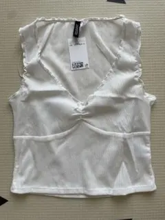 H&M ホワイト タンクトップ クロップド丈のサムネイル