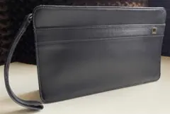 【美品】ダンヒル　クラッチバッグ　ブラックレザー　ロゴ金具　ストラップ　マチ付き