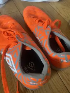 umbro アンブロ ジュニア フットサルシューズ 室内用 24cm オレンジ