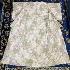 【美品】高級大島紬 正絹 単衣 着物 桜・梅花抽象文様 ピンク 華やかのサムネイル