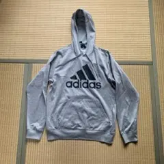 adidas グレー フード付きパーカー Mサイズ