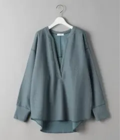 【お値下げ】BEAUTY&YOUTH // Vネックトップス