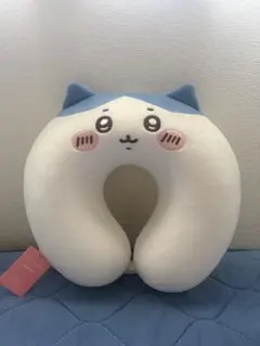 ちいかわ MINISO ネックピロー　ハチワレ