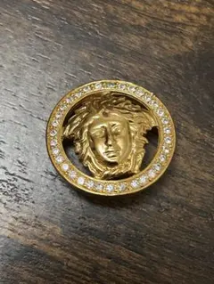 Versace ヴェルサーチ　メデューサ　ブローチのサムネイル