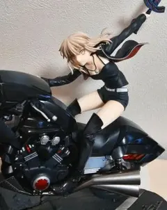 セイバー　アルトリア・ペンドラゴン　オルタ　キュイラッシェ・ノワール　フィギュア