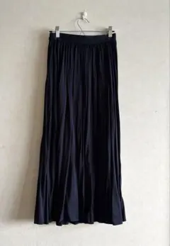 ★土日限定★ GU サテンフレアロングスカート　ネイビー　紺　OL通勤服　Mのサムネイル