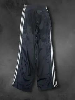 adidas ナイロン　サイドライン　ワイドフレア　パンツ
