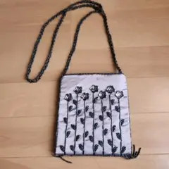 花柄ビーズ刺繍ショルダーバッグ