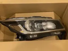 ホンダ ヴェゼル 2022 6BA-RV4 右ヘッドライト 純正 LED 取付可 ホンダ ヴェゼル 2022 6BA-RV4 右ヘッドライト 純正 LED 取付可 - メルカリ