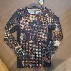UNDER ARMOUR 長袖シャツ