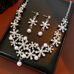 ネックレス　ピアス　ウェディング　ブライダル　パール　アクセサリー