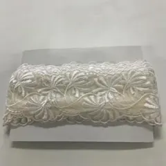 アイボリー花柄刺繍レース生地約7センチ幅約7・25m(シミなし)235
