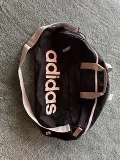 adidas ボストンバッグ 黒