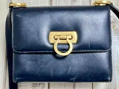 サルヴァトーレフェラガモ Ferragamo ショルダーバッグ