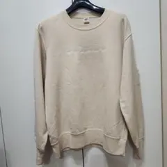 ユニクロポケモンコラボ刺繍入りベージュトレーナー