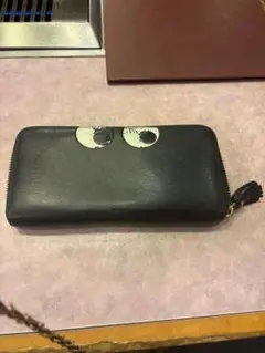 目デザイン 黒レザー長財布