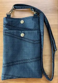 ハンドメイド　スマホショルダーバッグ　大島紬　絹　着物リメイク
