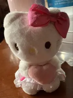 ハローキティ キティちゃん ぬいぐるみ フリル付きドレス ボールチェーン