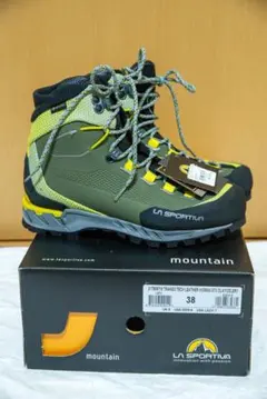 Item thumbnail for item c18ed5e2-92fc-49ca-9944-d9ffcc355447