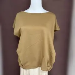 ベージュ ドロップショルダー Tシャツのサムネイル