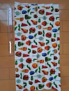 はらぺこあおむし生地(定規はつかない)