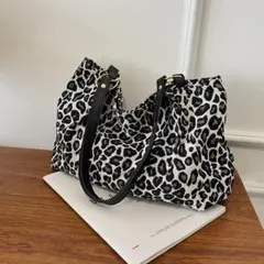 トート バッグ ヒョウ レオパード柄 アニマル マザーズ 大容量 白黒
