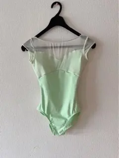 チャコット Nelaライン レオタード Mサイズ