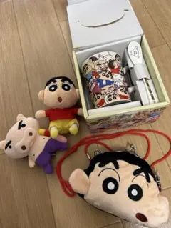 クレヨンしんちゃん　パスケース　ぬいぐるみ マグカップ