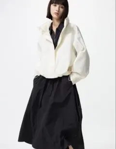 ユニクロ　ウィンドプルーフスタンドブルゾン　オフホワイト　L 新品