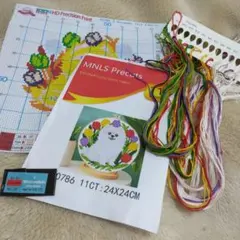 刺繍作成キット　白い犬と花 70786 11CT 24X24CM