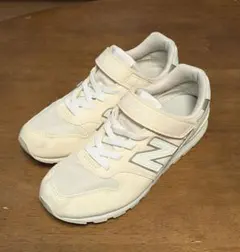 【美品】New Balance YV996 スニーカー キッズ　24cmのサムネイル