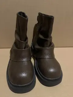 新品未使用　サイズ:235