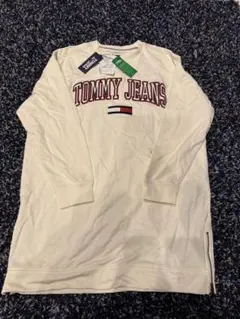 新品・タグ付きTOMMY JEANS ホワイト 長袖トレーナー