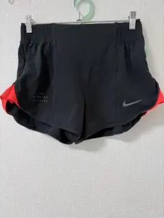 Nike ショートパンツ 黒/赤 サイドファスナー