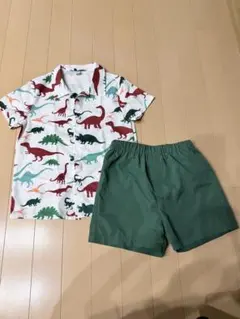 SHEIN 恐竜柄 半袖シャツ ショートパンツ セットアップ 7Y
