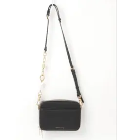 CHARLES & KEITH ロック＆キーチェーン ハンドルバッグ
