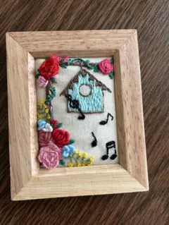★刺繍フレーム　599★春の刺繍‼️森の小鳥のさえずりが聞こえるよ‼️刺繍の完成品