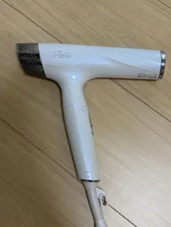 RE-AJ02A リファ ヘアドライヤー 1200W ホワイト 2024年製 - メルカリ