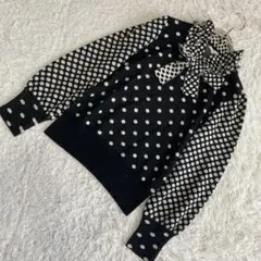 TO BE CHIC 襟リボンニット ブラック 2 ドット柄 オシャレ 可愛い