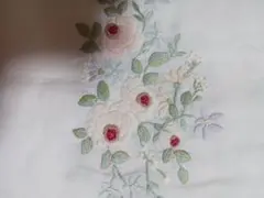横浜元町 近沢レース店花柄刺繍テーブルクロスとナプキンセット - メルカリ